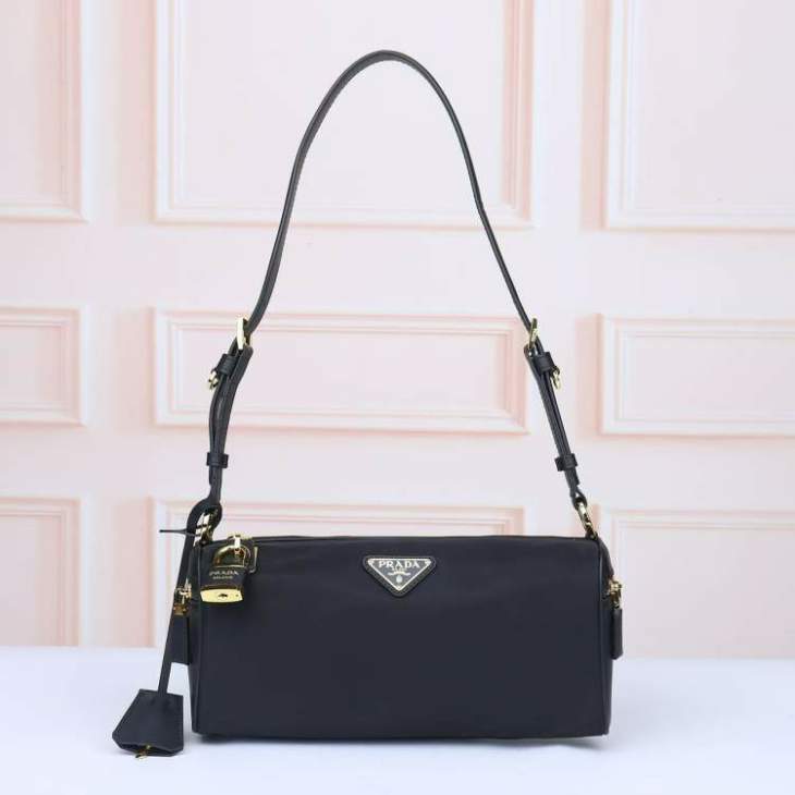 Picture of Prada Handbags _SKUfw182774501fw